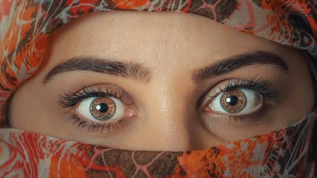 البشرة الدهنية وكيفية العناية بها