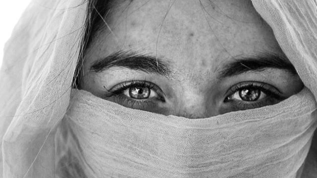 فيتامين ج للبشرة الحساسة